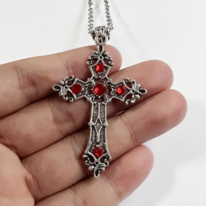 Colar em formato de cruz com pedras